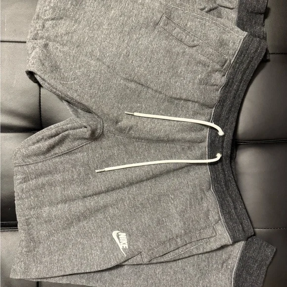 Nike Gray Sweatpants with Logo - Picture 4 of 5